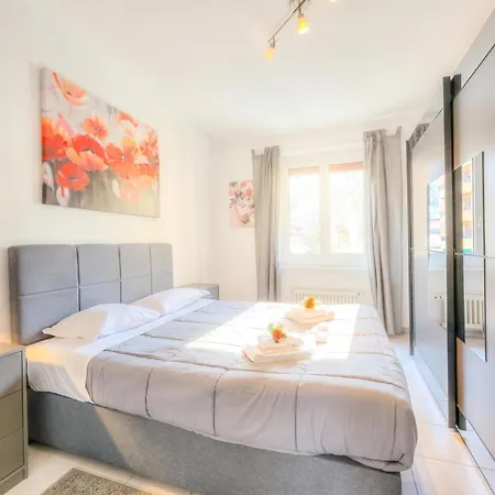 Central Lugano Апартаменти *