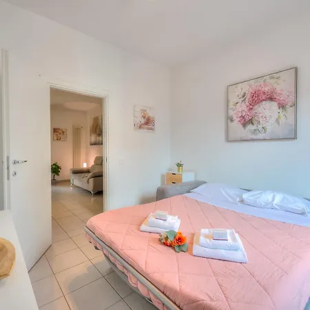 Casa Rosa - Happy Apartment Lugano